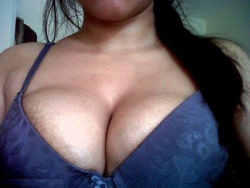 indian College girls expose big boobs 2