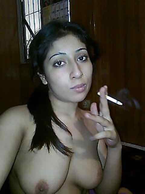 college hostel girl full nude selfie