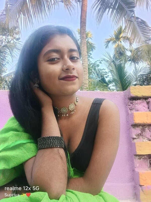 Desi girl Supriya's topless unseen collection 2 topless unseen collection
