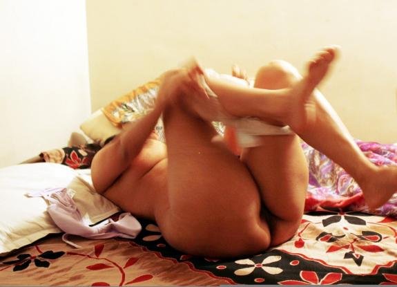 Anjali bhabhi apni gol matol gand dikha rahi hai 10 bhabhi gand photos